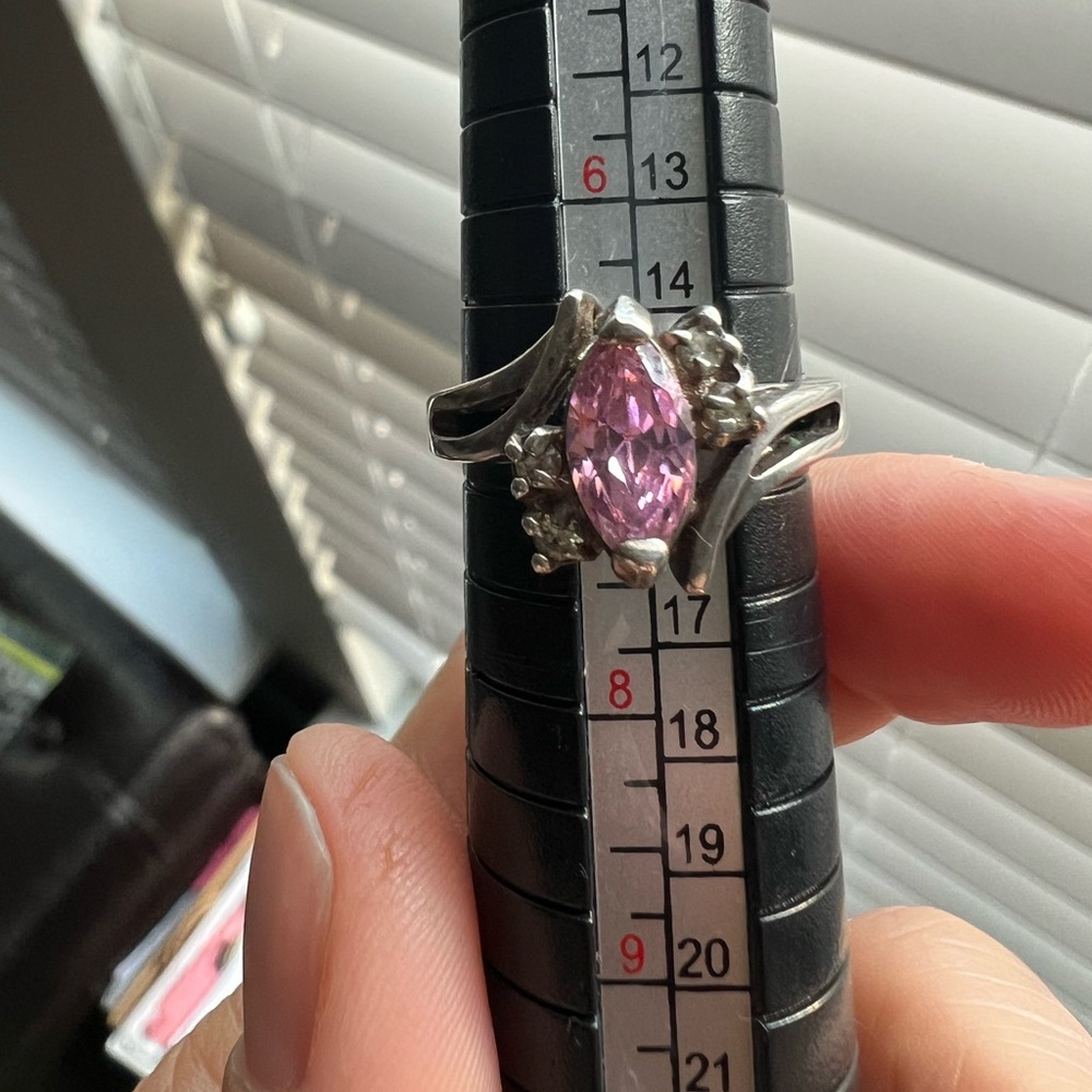 Elegant Sterling Silver and Pink Gemstone Ring stamped 925 - Picture 10 of 10